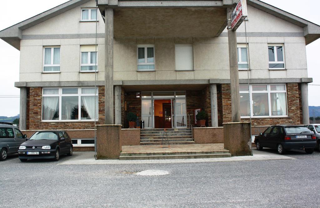 Hostal Chiquin Тапиа де Касариего Екстериор снимка